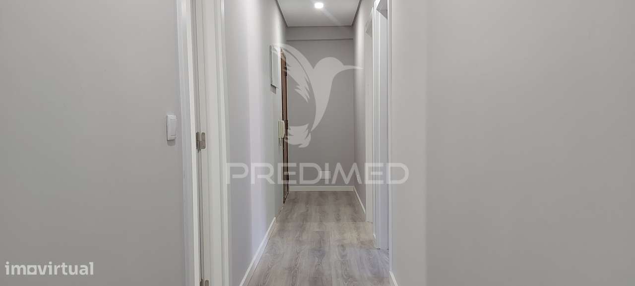 Apartamento T2 Remodelado na Amora | Com Varanda - Grande imagem: 4/17