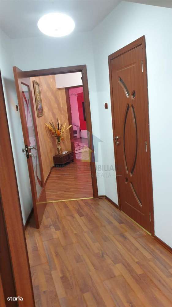 PROPRIETAR Vedere Dunare-Hexagon 3 cam 100mp SUPER  Mobilat - Imagine principală: 5/18