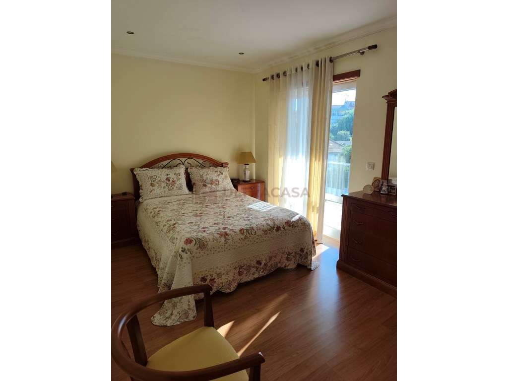 Vende-se Moradia V4 renovada com terraço, churrasqueira e horta a 5...-37