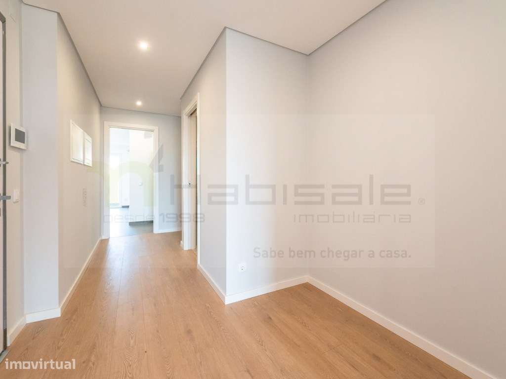 T3 Excelentes Acabamentos com Box Perto da Praia de Carcavelos - Grande imagem: 5/31