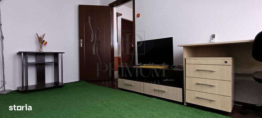 Apartament Cochet - Etaj Intermediar - Decomandat - Clima - Zona Dambo - Imagine principală: 4/7