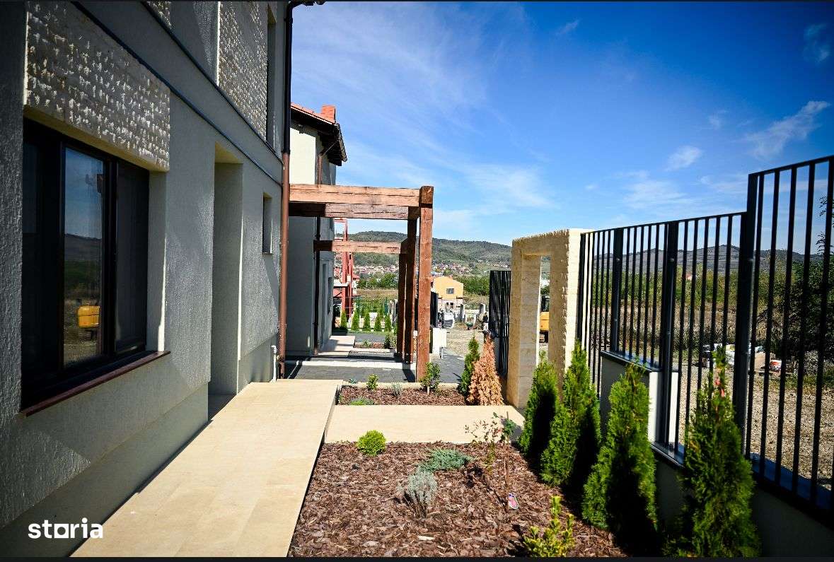 Casa tip duplex de vanzare, Binder Buby, Pret: 175.000 EURO - Imagine principală: 2/10