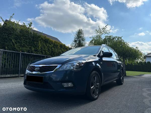 Kia Ceed - 4