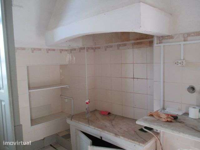 Vivenda na Av. Dias da Silva-7