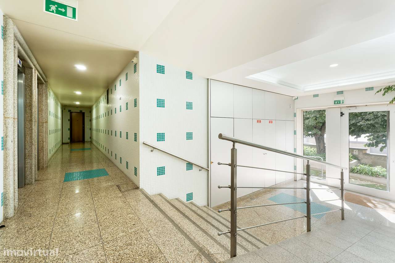 Apartamento t3 à venda na Rua Dom António Barroso, 268-22