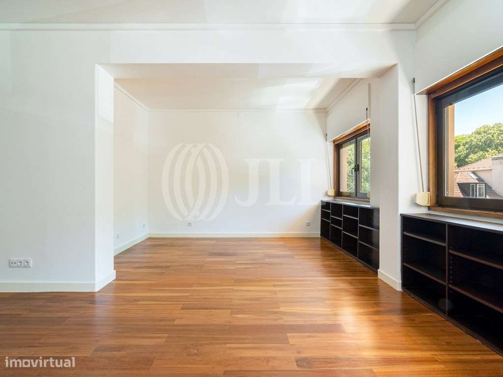 Apartamento T2+1, totalmente reabilitado, em Lisboa - Grande imagem: 1/27