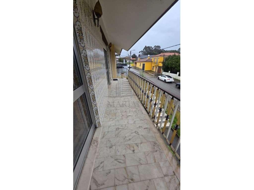 **Moradia de 4 frentes em Arcozelo - Oportunidade Única! **-16