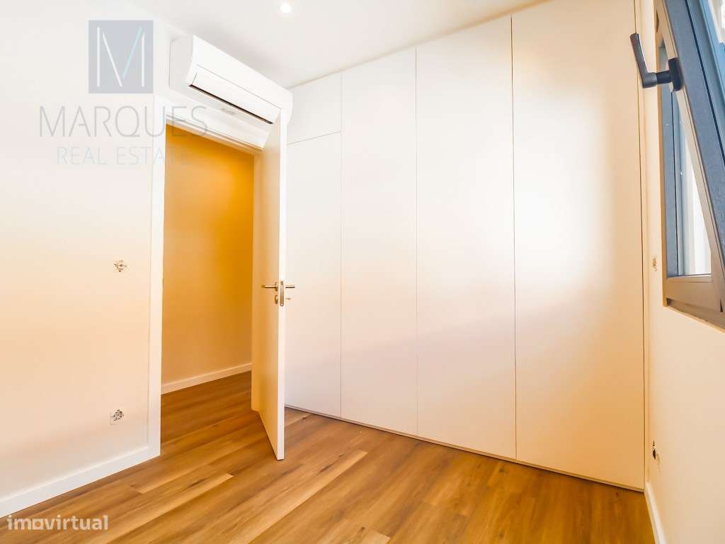 Apartamento T4 com 3 Suites em Almada-14