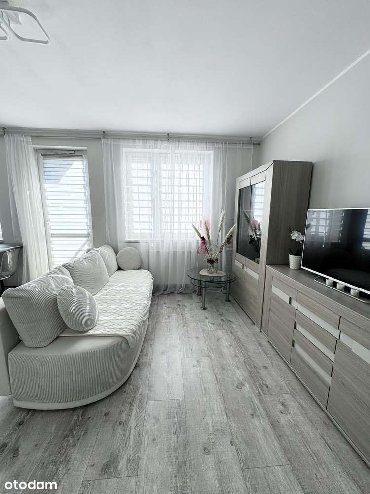 PRZYTULNA KAWALERKA NA OSIEDLU GÓRCZYN Z ODDZIELONĄ STREFĄ POKOJOWĄ-4