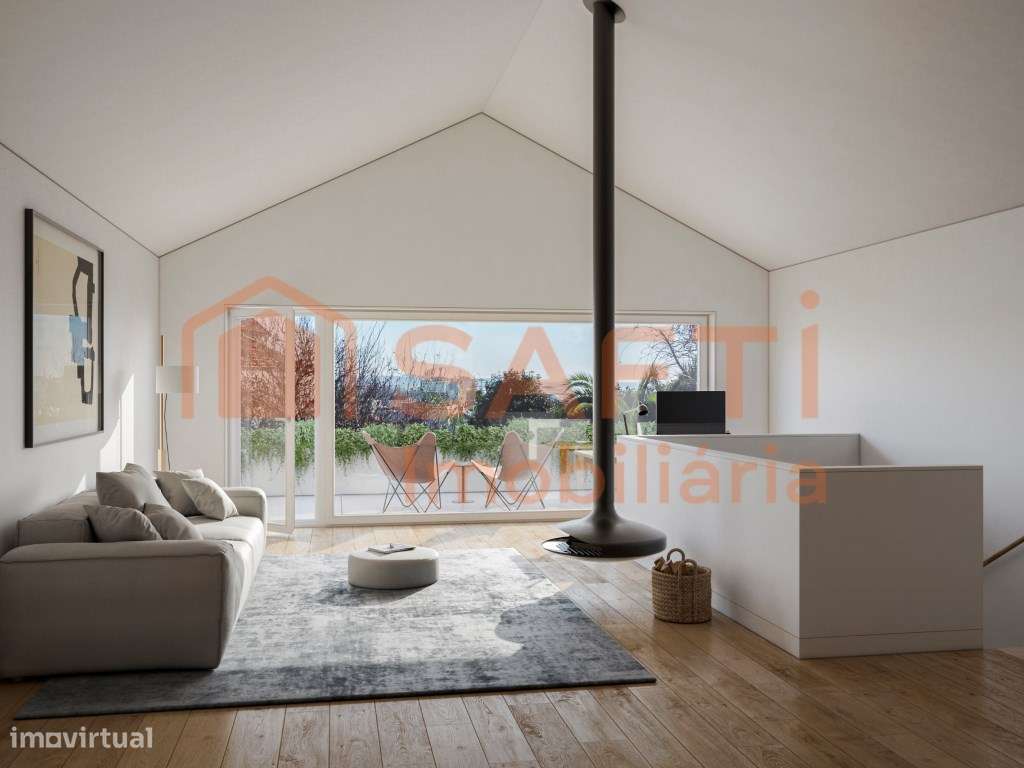 Moradia para reconstrução na rua Alto de Vila, na Foz Velha no Porto. - Grande imagem: 5/10