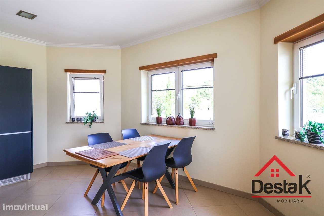 Fantástica Moradia isolada V4 em Lordosa, Viseu-19