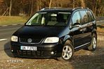 Volkswagen Touran 2.0 FSI Highline - 2