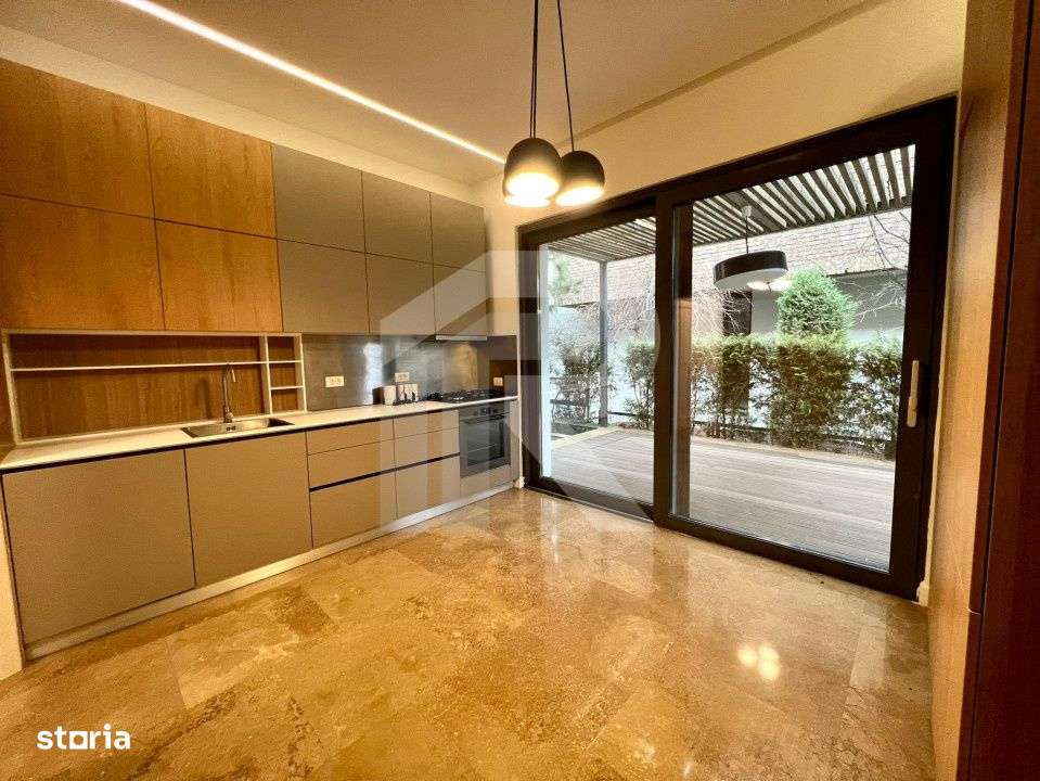 Stunning Villa_First rental after reno - Imagine principală: 2/17