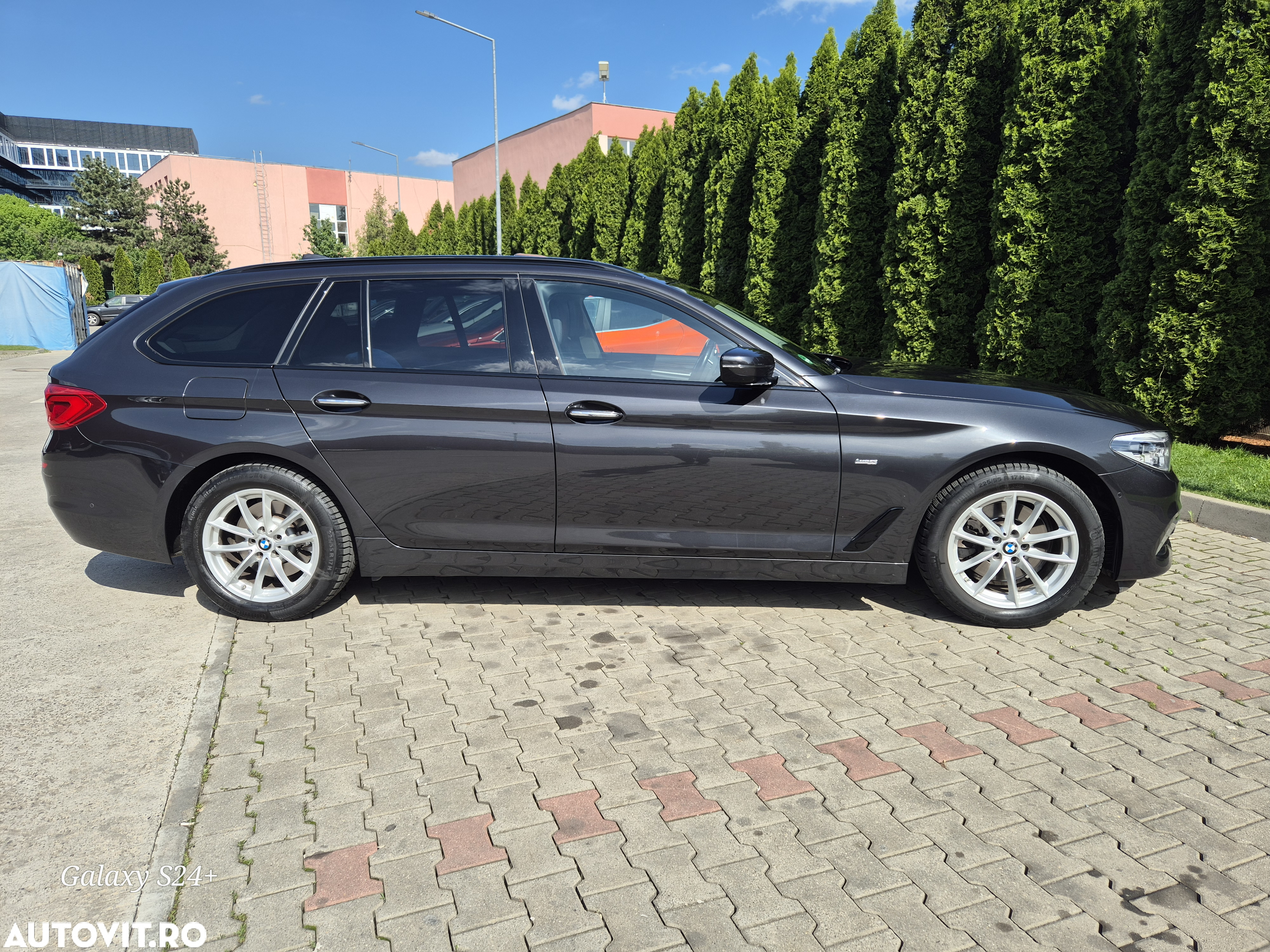 BMW Seria 5 520d Touring Aut. Luxury Line - 4