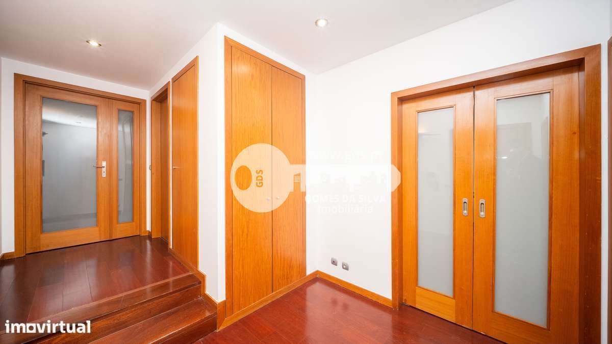 Apartamento T3 com Garagem – Rua José António Cruz, Braga (S. Vítor)-1