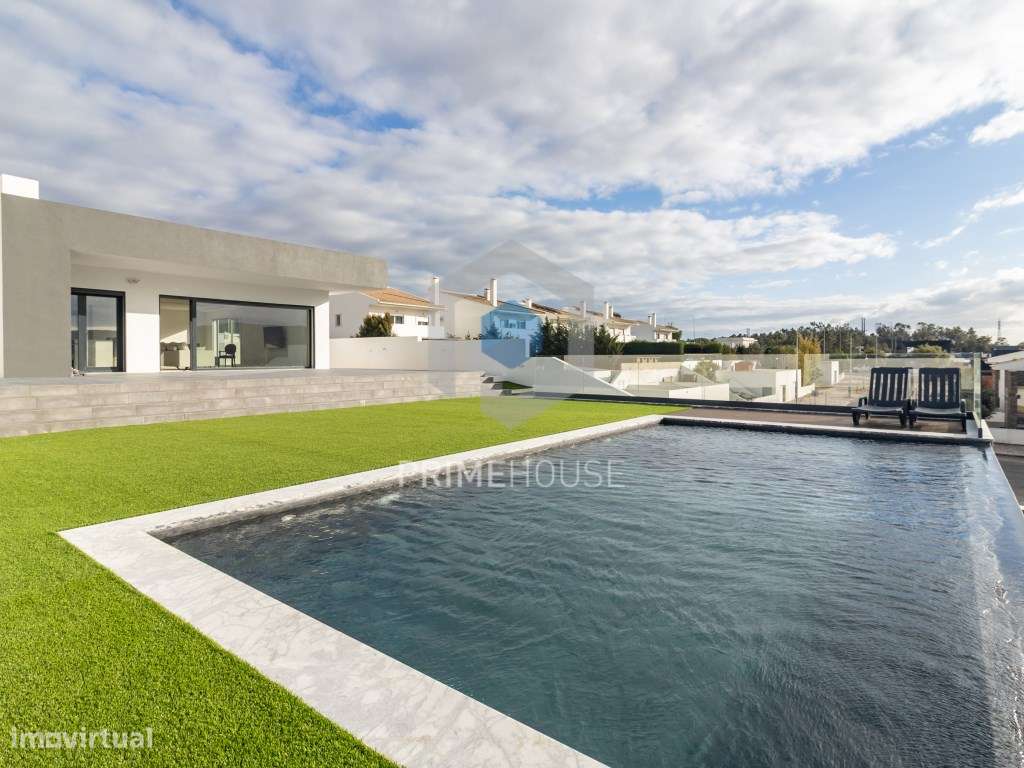 Moradia T3 com piscina infinita nos Jardins de Santiago, Setúbal - Grande imagem: 4/60