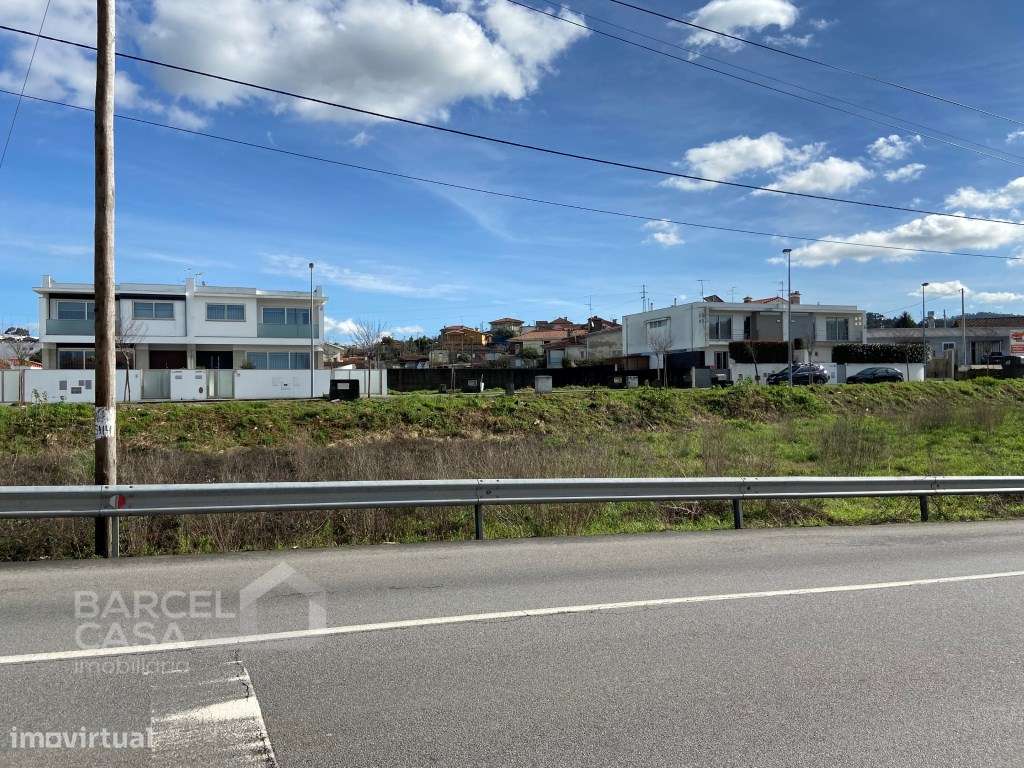 Lote com projeto aprovado p/ moradia T3 em banda em Alvelos - Barcelos - Grande imagem: 4/28