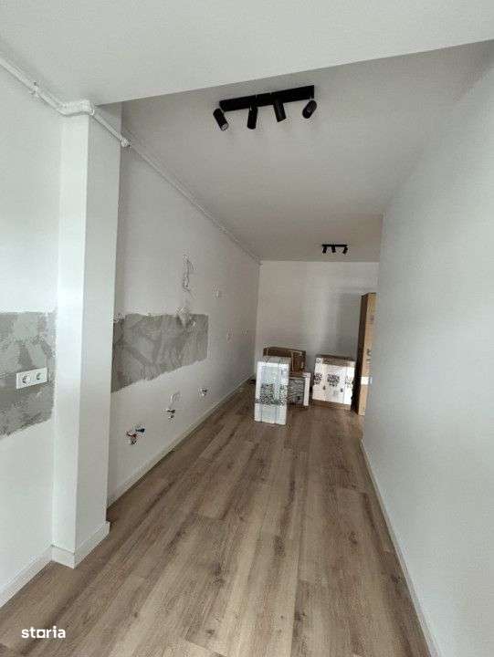 Apartament cu CF 3 camere finisat 55mp terasa 10mp Central Eroilor - Imagine principală: 4/7