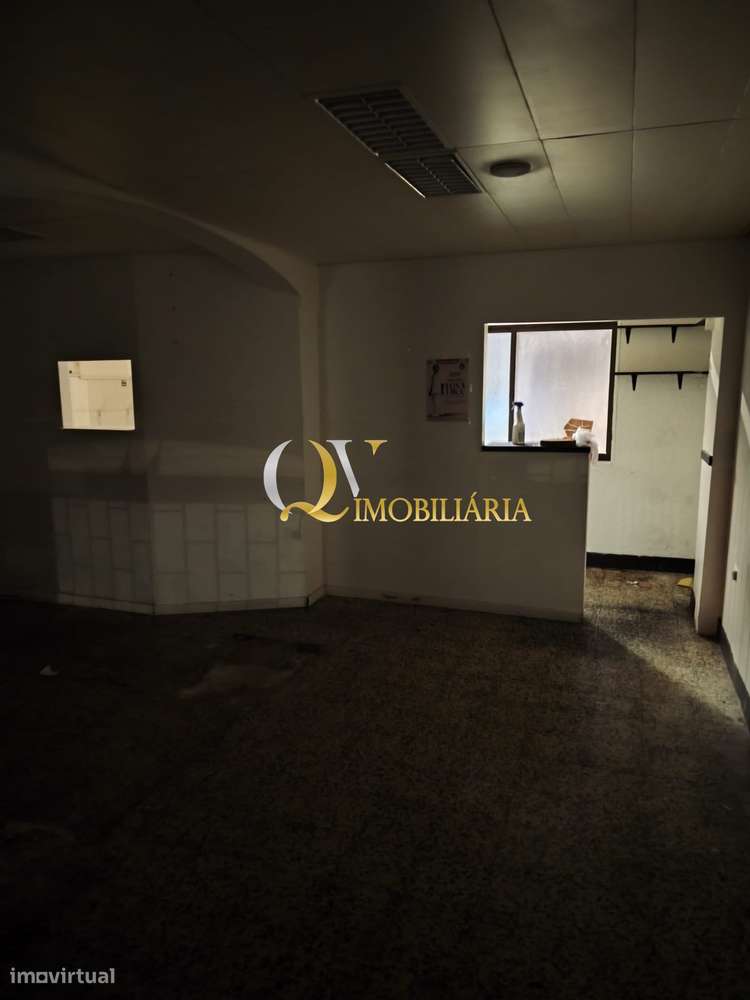 Excelente loja para venda sita no Cacém-10