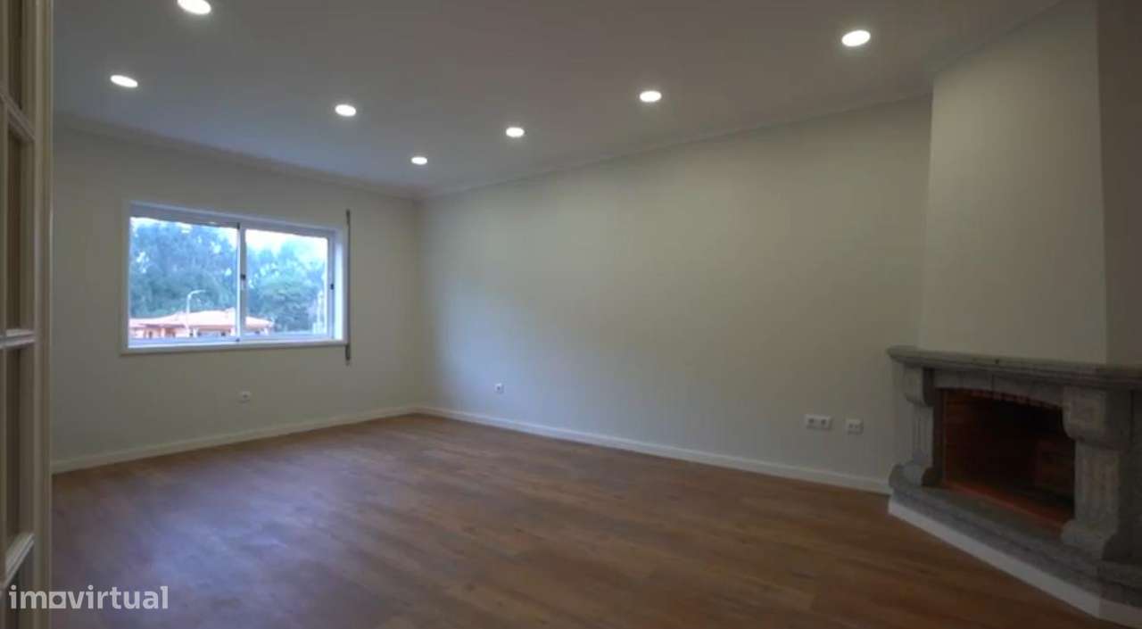 T4 DUPLEX COBERTURA,196 m², 4 Varandas/Solários, Garagem em Arcozelo-7