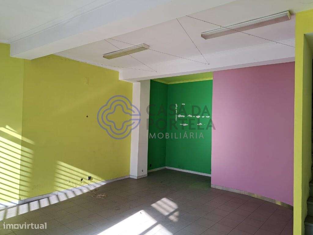 VENDE-SE LOJA, arrendada, Alta Coimbra - Praça da República / Av. Sá d - Grande imagem: 4/14