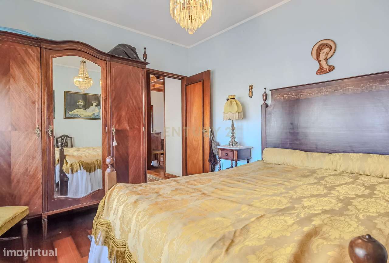 Moradia T4+1 em Pedra com Terreno de 1088m² em Pedrouços – Próxima ao-21