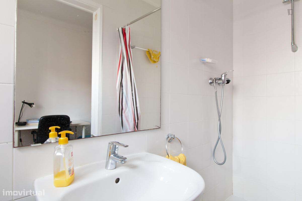 Quarto - localizado em Arroios Lisbon - Grande imagem: 3/35