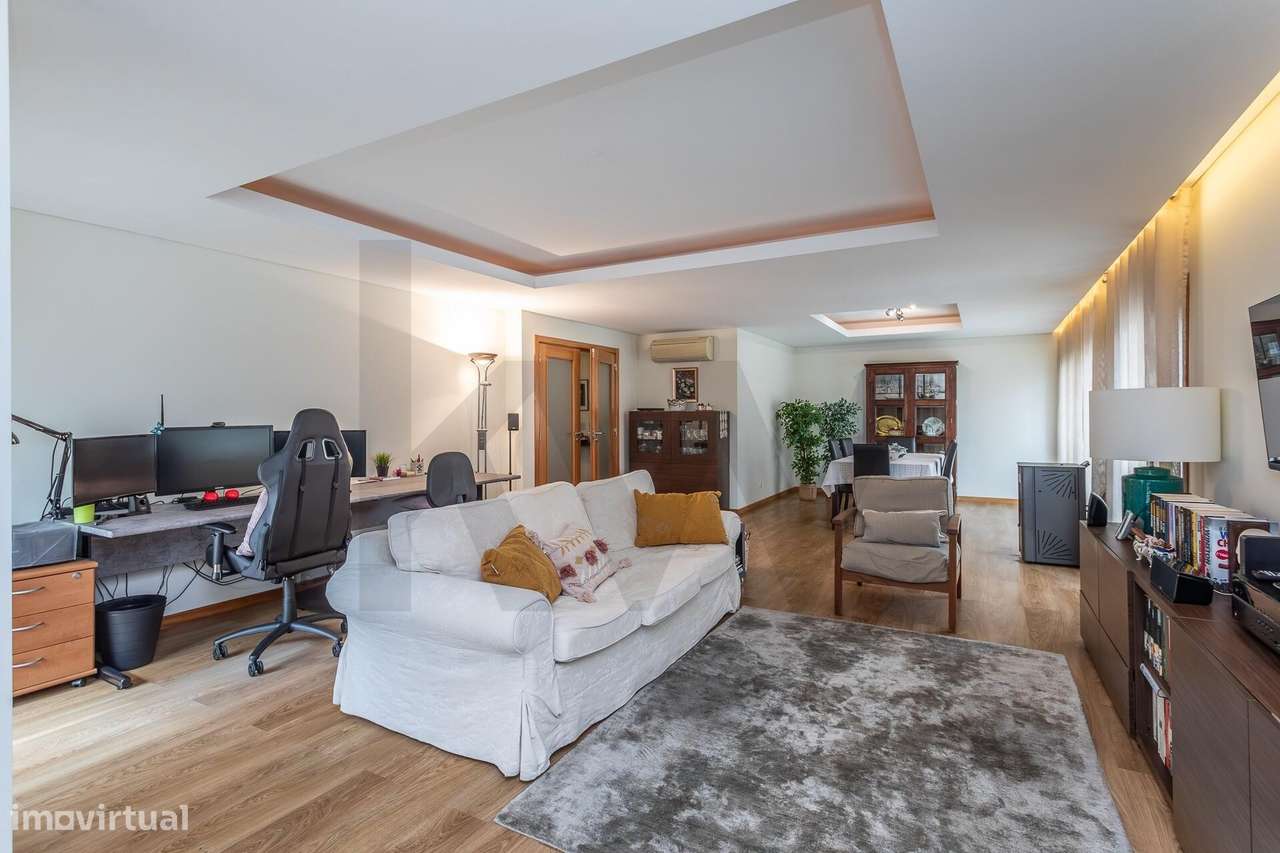 T3 com duas suites e dois lugares de garagem (Box) | Terraços do Marqu-0