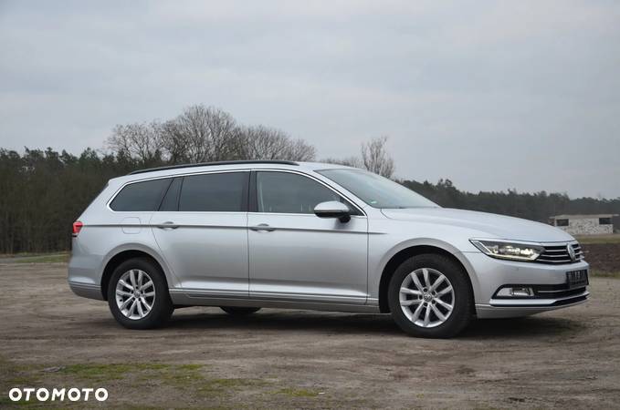 Volkswagen Passat Variant 2.0 TDI SCR DSG Highline - 16