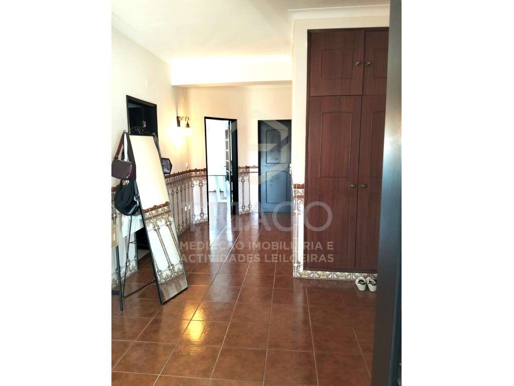 Apartamento T3 com Varanda e 2 Marquises com Excelente área - Exclu...-8
