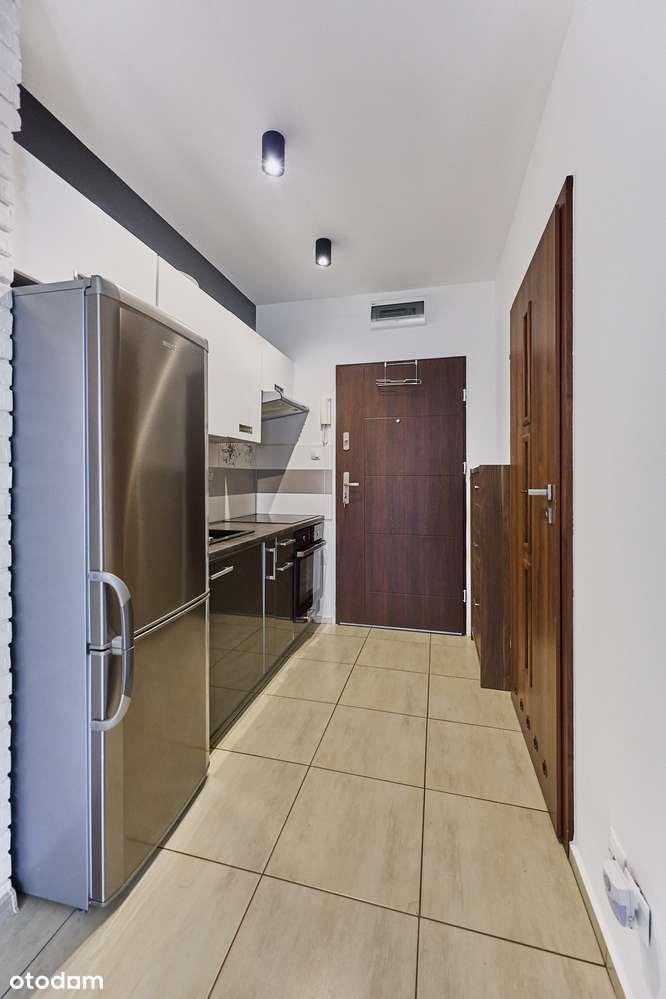 Jasna i przestronna kawalerka z balkonem ,gotowa do zamieszkania! - Pełny obrazek: 3/6