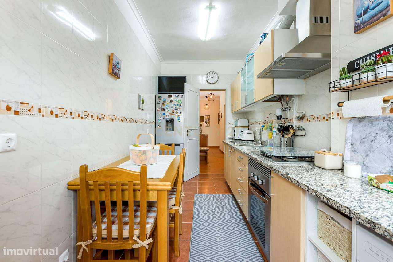 T2 Remodelado - Torre da Marinha 1 andar-11