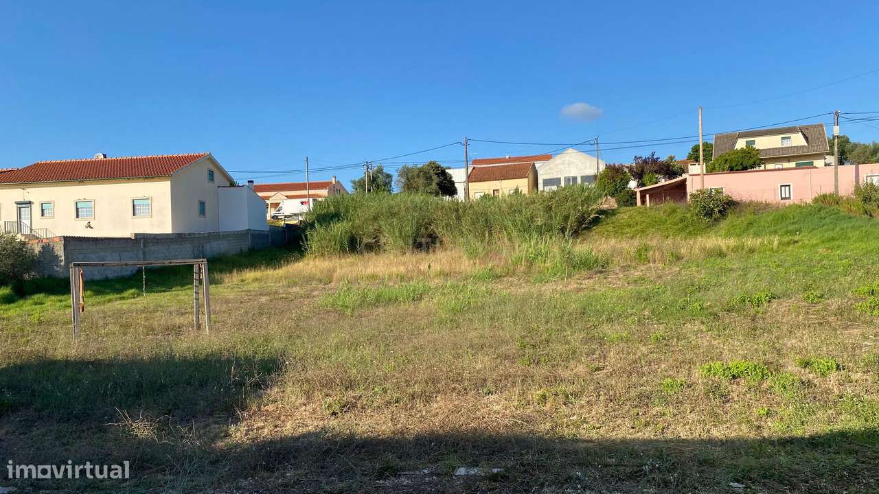 Terreno com Área de 7400 metros quadrados e Área Edificável de 2400 me - Grande imagem: 4/16