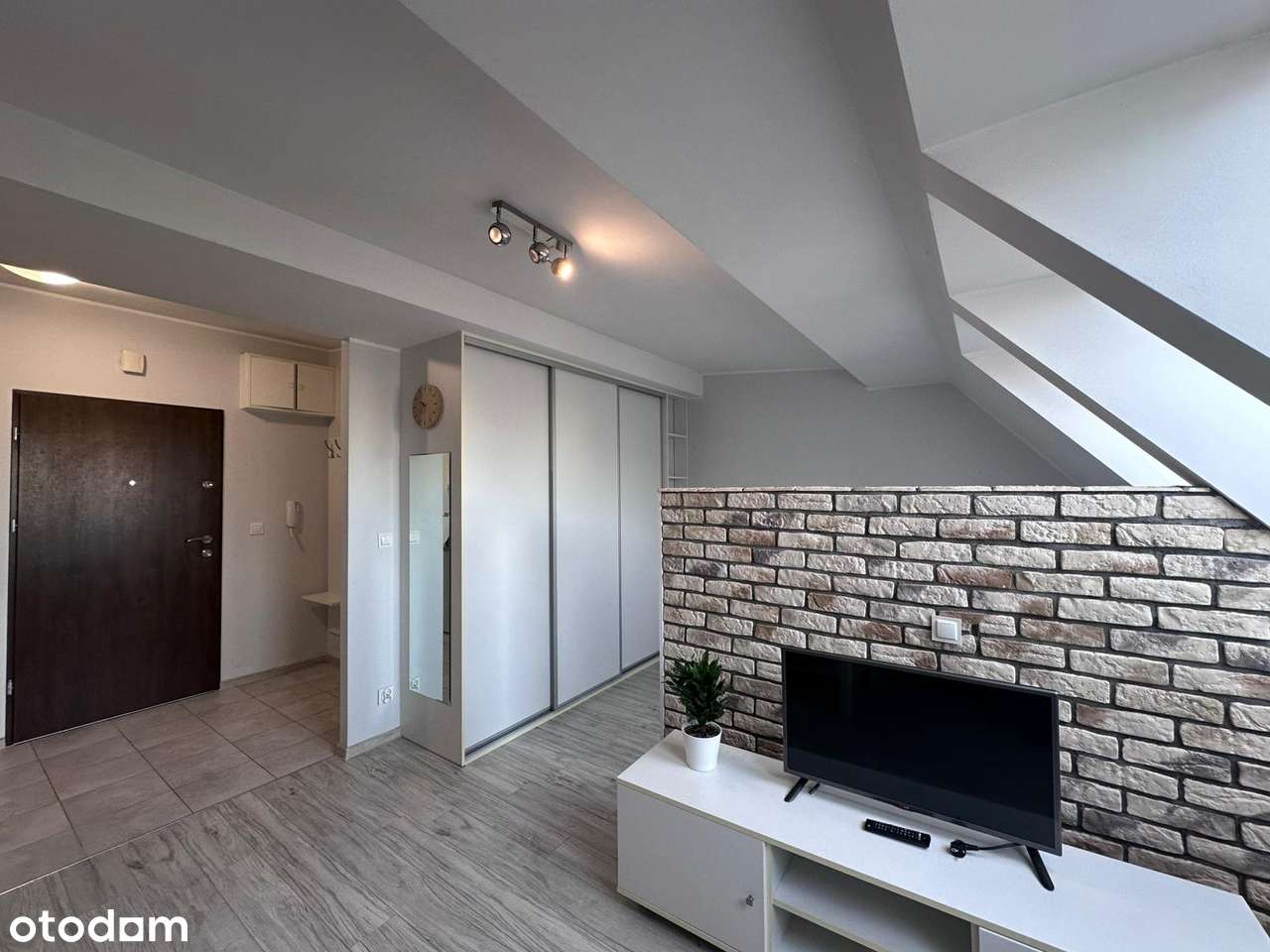 Duża kawalerka w Apartamentowcu z Windą-2