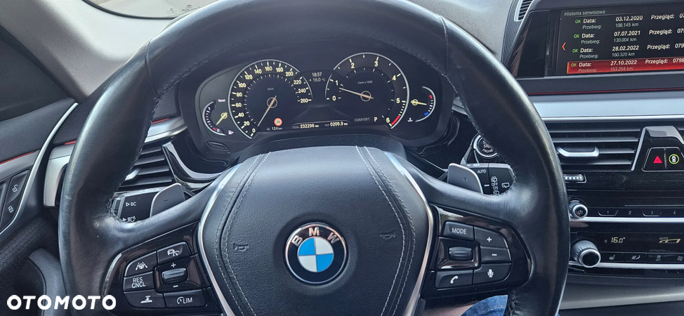 BMW Seria 5 530d xDrive Touring - 37