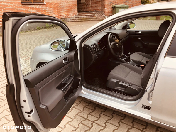 Volkswagen Jetta 1.6 Trendline - 9