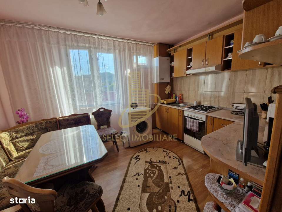 Apartament de 3 camere, decomandat, 66 mp., zona Sens.-0