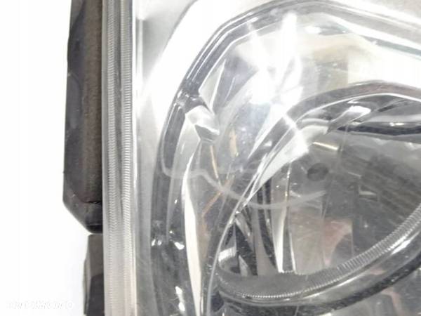 Lampa PRAWY przód Nissan Qashqai J10 06-10r. UK - 2