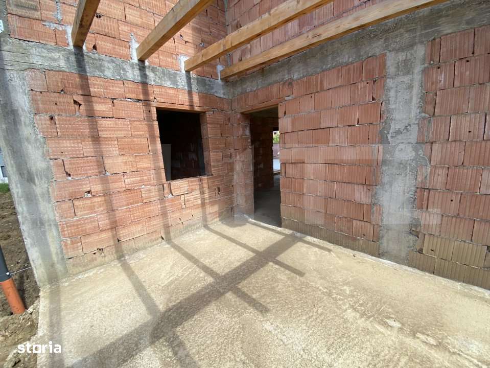 Casa familiala la rosu in suprafat utila de 199 mp si 400 mp teren - Imagine principală: 4/19