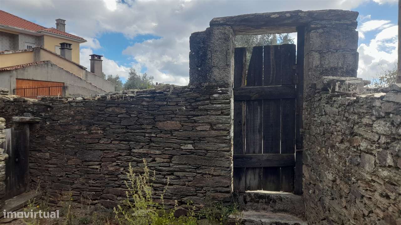 Moradia Rústica T0 Venda em Santo André das Tojeiras,Castelo Branco - Grande imagem: 5/23
