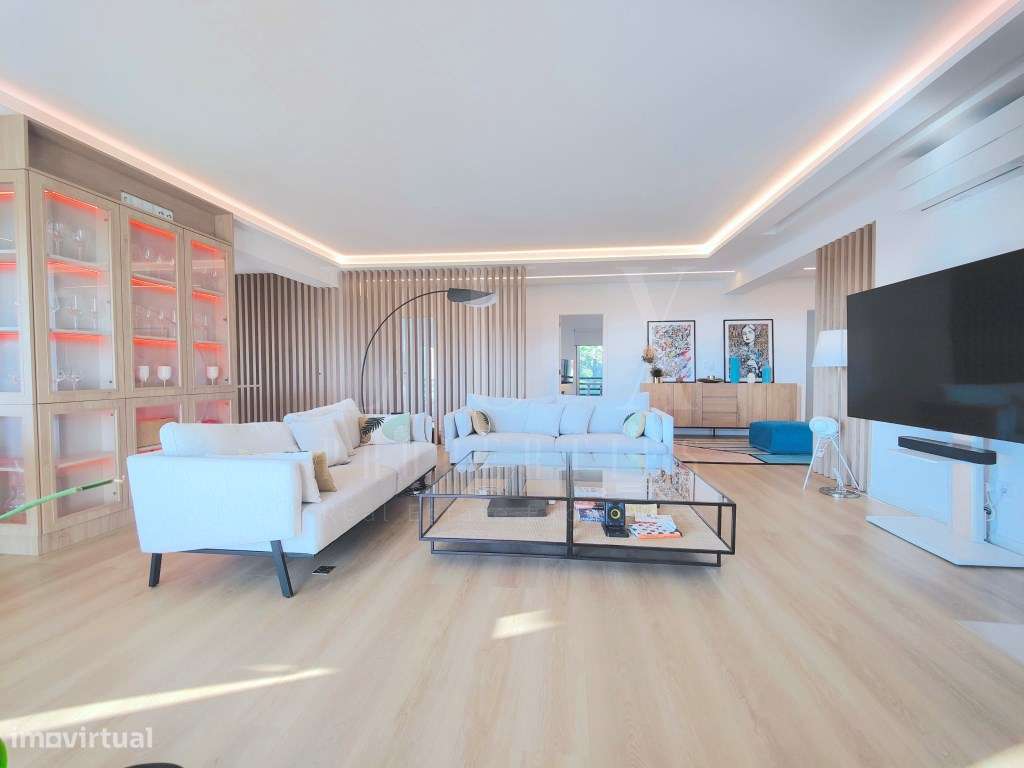 PENTHOUSE T5 DE LUXO COM VISTA FRONTAL DE MAR NO CENTRO DO ESTORIL-11
