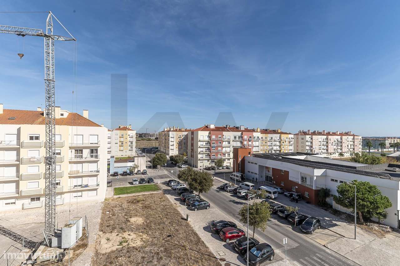 Apartamento T3 com elevador e vista desafogada, Urbanização do Moinho,-37
