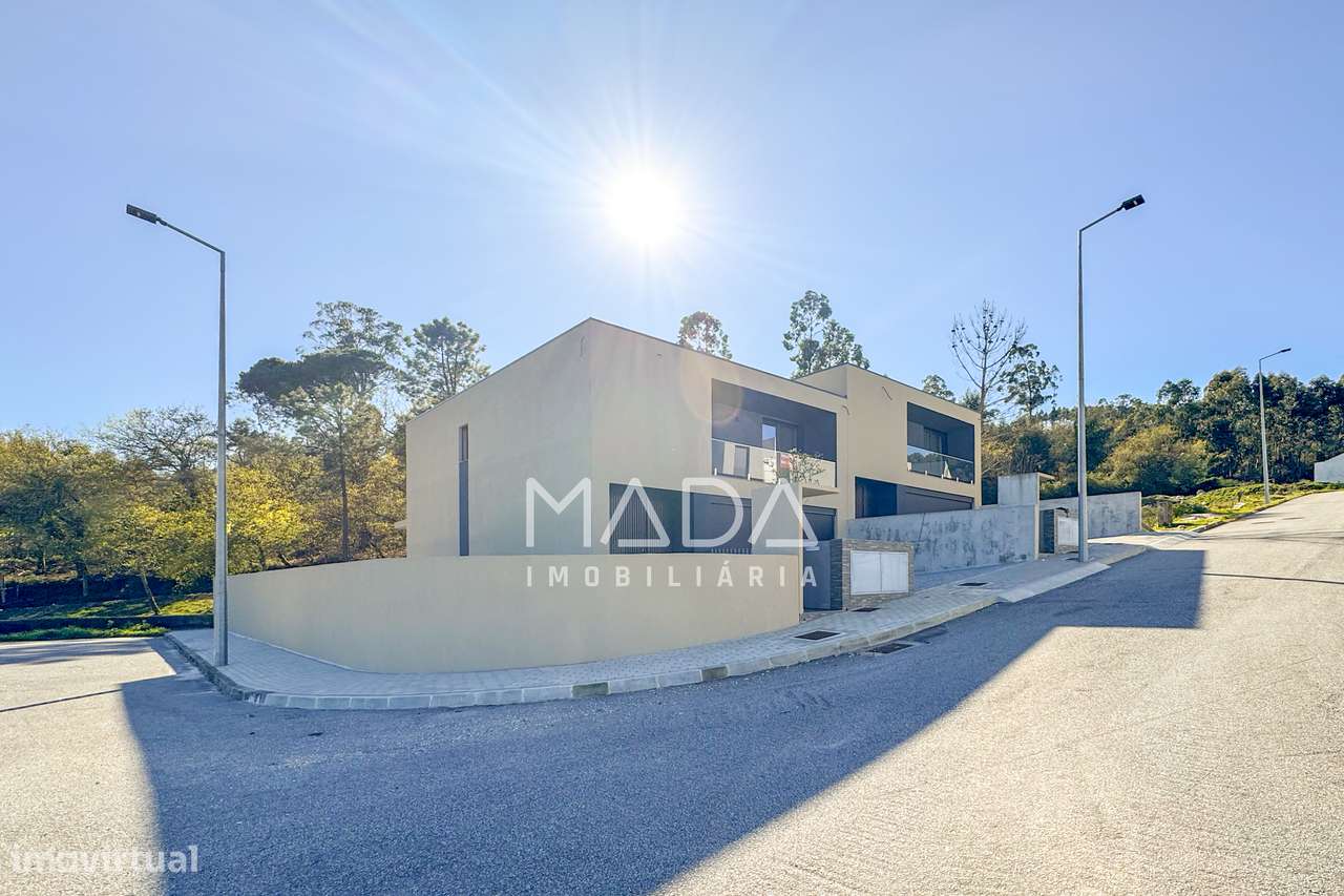 Moradia, 204 m², Lanhoso-25
