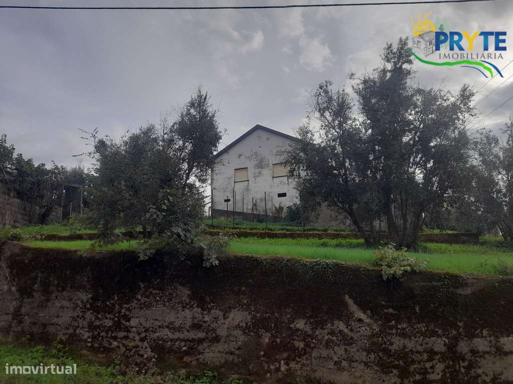 Moradia de tipologia T2 situada a 5 minutos da Vila da Sertã-40