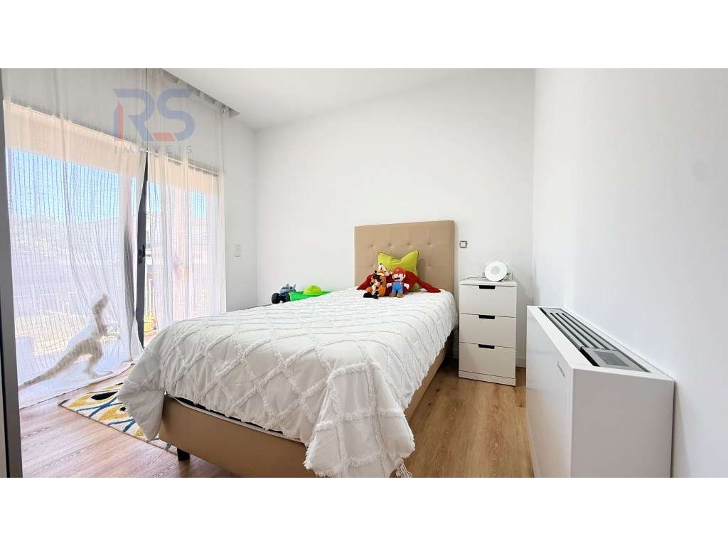 Moradia T3 Térrea no Castelo da Maia com Excelente Espaço Exterior-9