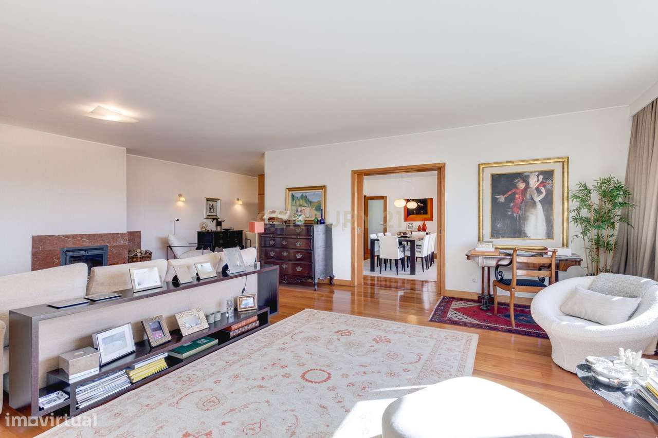 T4+1 na 1ª linha Condomínio fechado Parque das Conchas-10