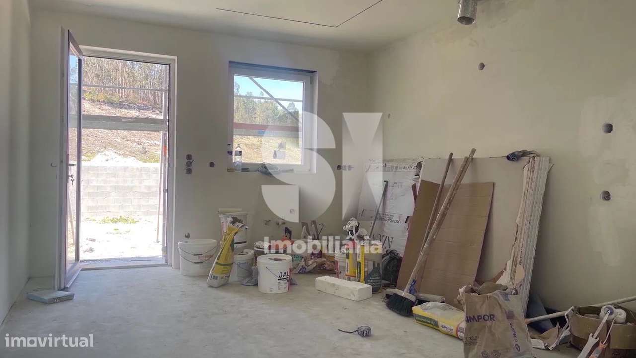 Moradia Bifamiliar V3 de Luxo - Grande imagem: 4/31