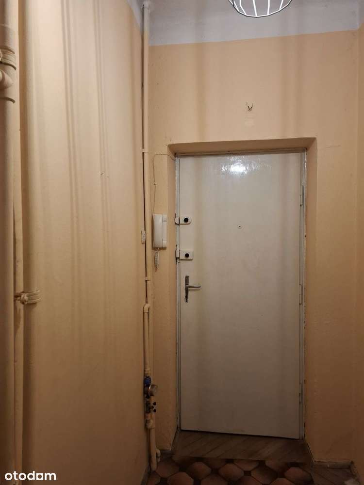 Kawalerka z potencjałem aranżacyjnym-5