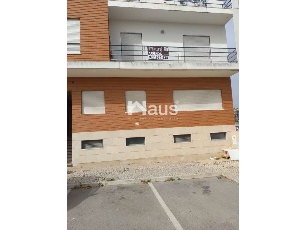 T3 com parqueamento e arrecadação-32