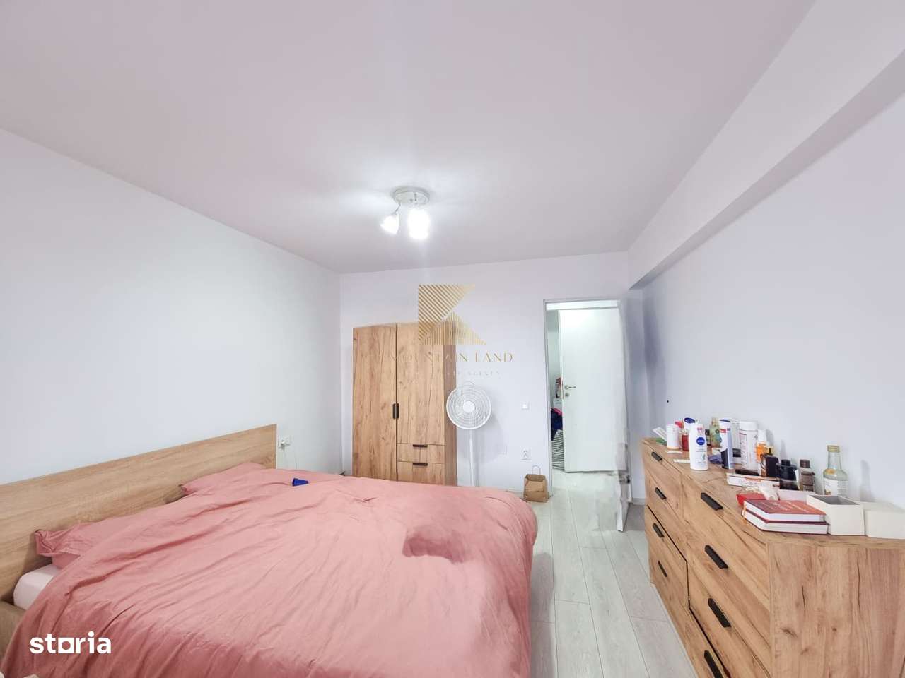 Apartament de 2 camere, semidecomandat, etaj 6/10, mobilat, Victoriei4-6